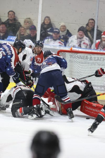 Jadehaie treffen auf Tabellenzweiten Adendorf
