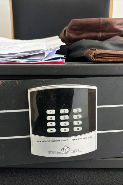 Eigentümer*in von gefundenem Tresor gesucht