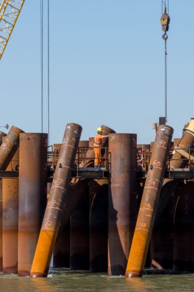 LNG-Terminal an Gasfernleitungsnetz angeschlossen