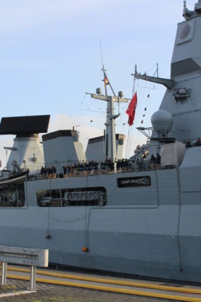 Kommandowechsel auf der Fregatte Hamburg