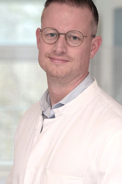 Neuer Chefarzt der Neurochirurgie an den Friesland Kliniken