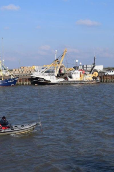 Wasserschutzpolizei erwischt überladenes Seeschiff