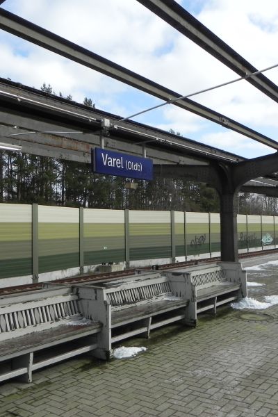 Varel entrümpelt alte Fahrräder am Bahnhof