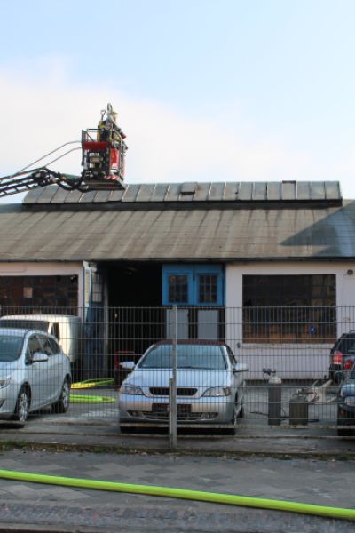 Werkstatt in der Weserstraße brennt
