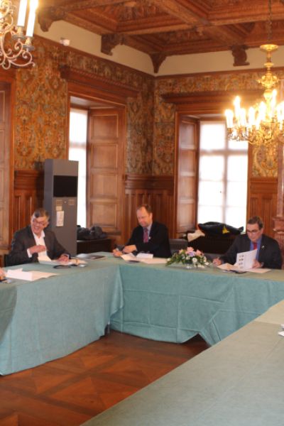 Verträge für Frieslands Kitas abgeschlossen