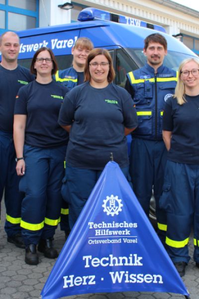 THW errichtet Notunterkunft in Obenstrohe