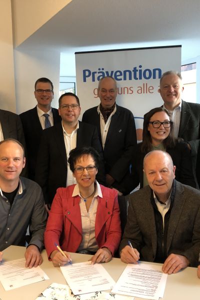 Selbsbehauptungstraining für  Schülerinen und Schüler  initiiert.