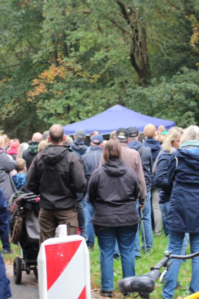 Knapp 300 Menschen bei Mahnwache