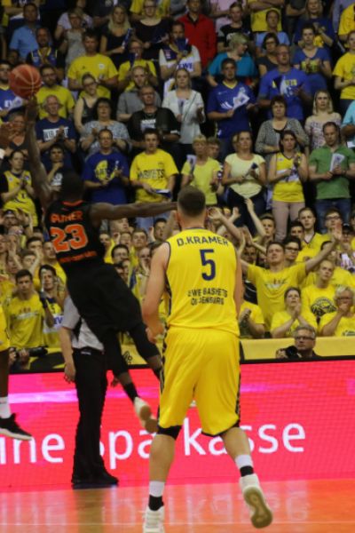 Entscheidungsspiel in Halbfinal-Playoffs