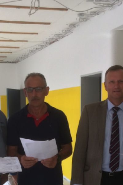 Sanierungsarbeiten an der Grundschule Tettens in der Endphase