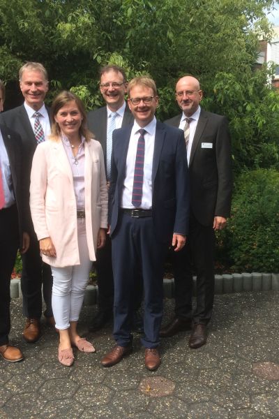 St. Johannes Hospital in Varel empfängt parlamentarischen Staatssekretär