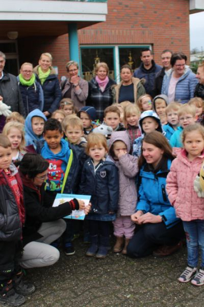 Kindergärten werden mit Energiespar-Plaketten ausgezeichnet