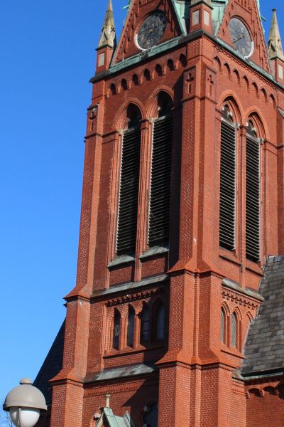 Politiker treten an die Kirchenkanzel