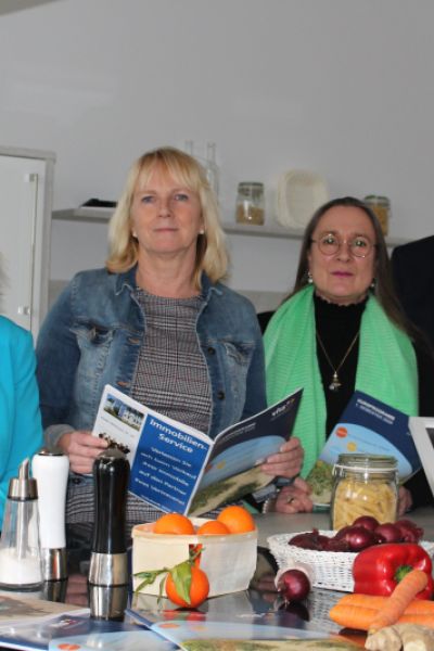 VHS Schortens stellt neues Programmheft vor