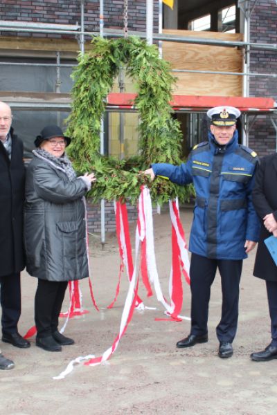 Richtfest für neues Dienstgebäude im Marinestützpunkt Heppenser Groden