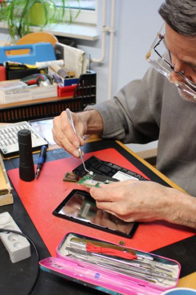 Repair-Café mit Verschenke-Markt an der IGS Friesland-Nord﻿