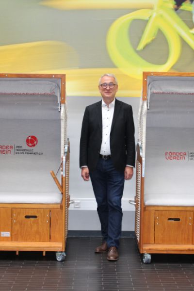 Möller besucht Jade Hochschule zum Thema Wasserstoff