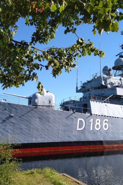 Neue Zugangsbrücke zur 