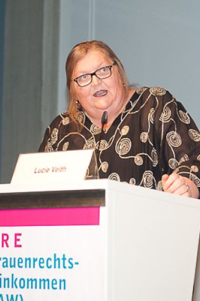 Lucie Veith mit Verdienstmedaille ausgezeichnet