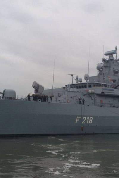 Marinesoldaten retten Jugendliche aus Seenot