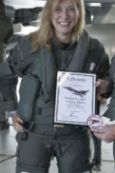 Möller besucht Luftwaffengeschwader in Laage