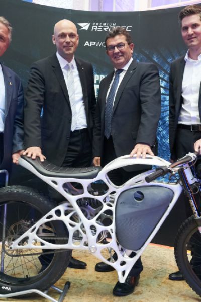 Premium AEROTEC übernimmt APWORKS