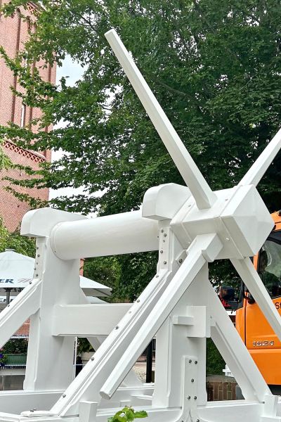 Historische Schleusenteile wieder am Platz