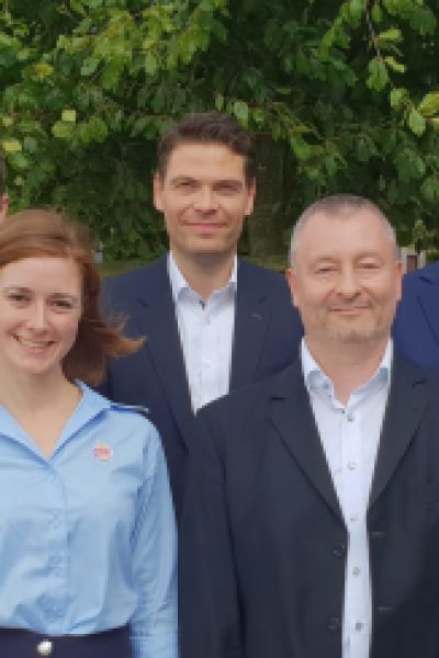 Fast Food Restaurant und Tankstelle an Branterei