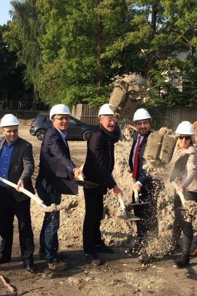 Erster Spatenstich für das neue Verwaltungsgebäude
