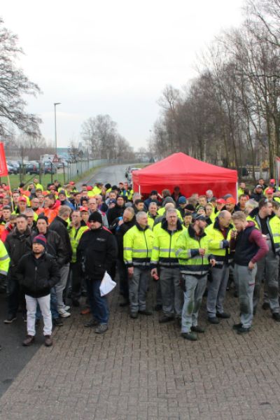 Warnstreiks in Wilhelmshaven und Varel