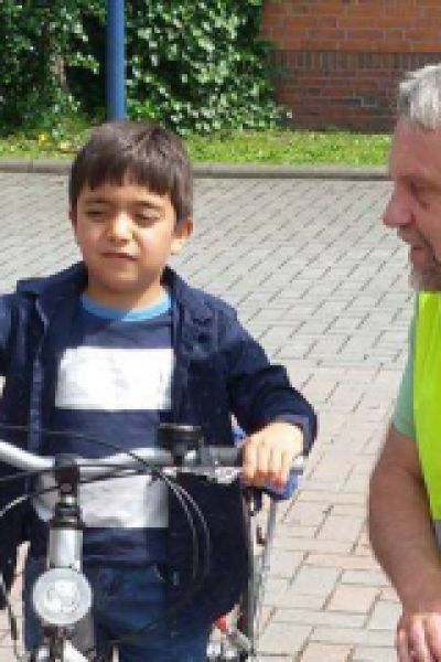 Sande: Fahrradtraining für Flüchtlinge