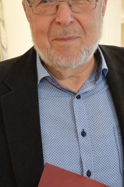 Werner Menke erhält Ehrennadel